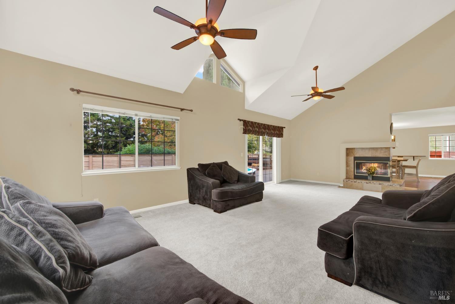 Detail Gallery Image 16 of 70 For 1520 Gill Ct, Dixon,  CA 95620 - 5 Beds | 3 Baths