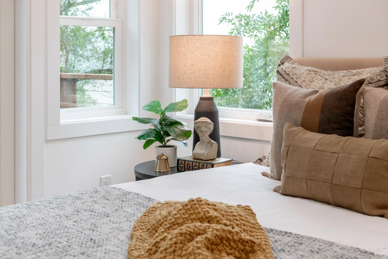 Detail Gallery Image 23 of 61 For 64 Mountain View Rd, Fairfax,  CA 94930 - 3 Beds | 2/1 Baths