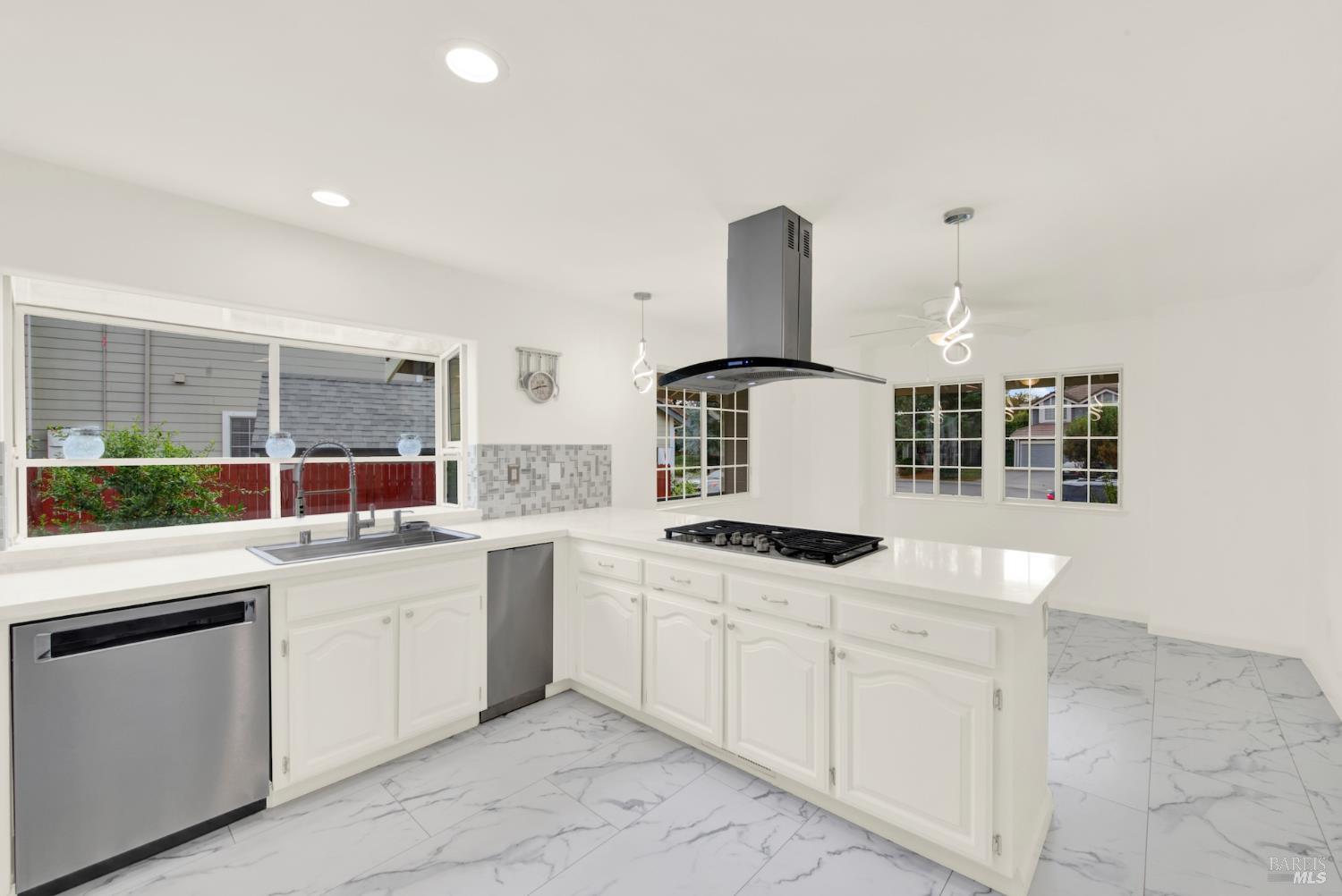 Detail Gallery Image 21 of 70 For 1520 Gill Ct, Dixon,  CA 95620 - 5 Beds | 3 Baths