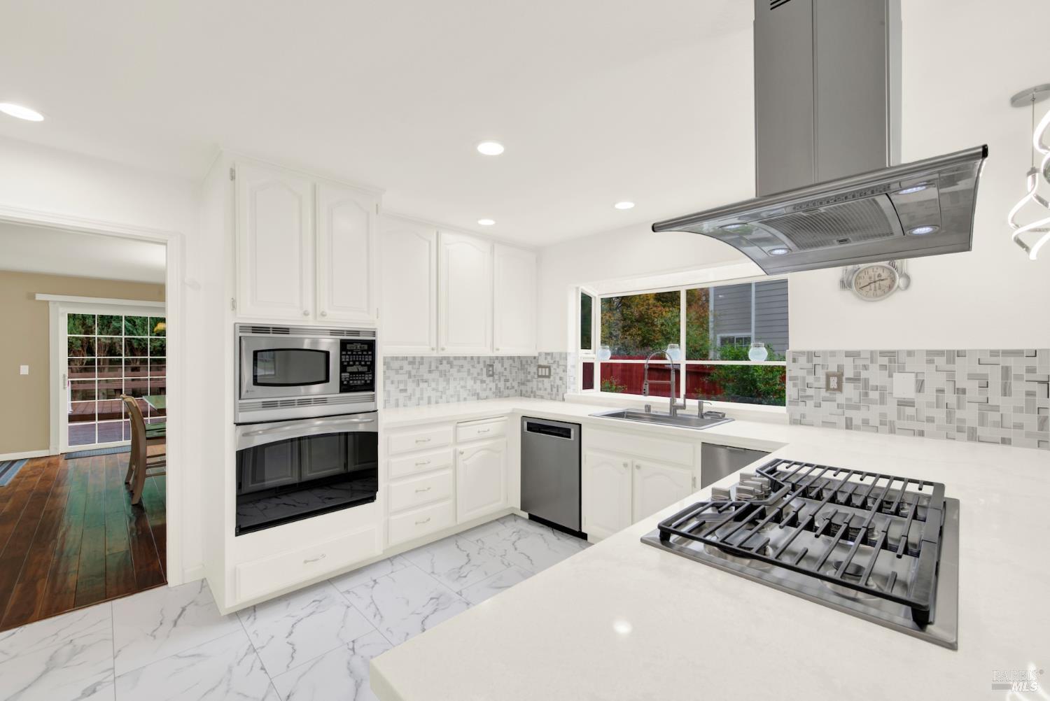 Detail Gallery Image 18 of 70 For 1520 Gill Ct, Dixon,  CA 95620 - 5 Beds | 3 Baths