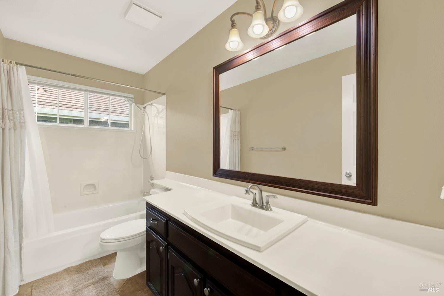 Detail Gallery Image 32 of 70 For 1520 Gill Ct, Dixon,  CA 95620 - 5 Beds | 3 Baths