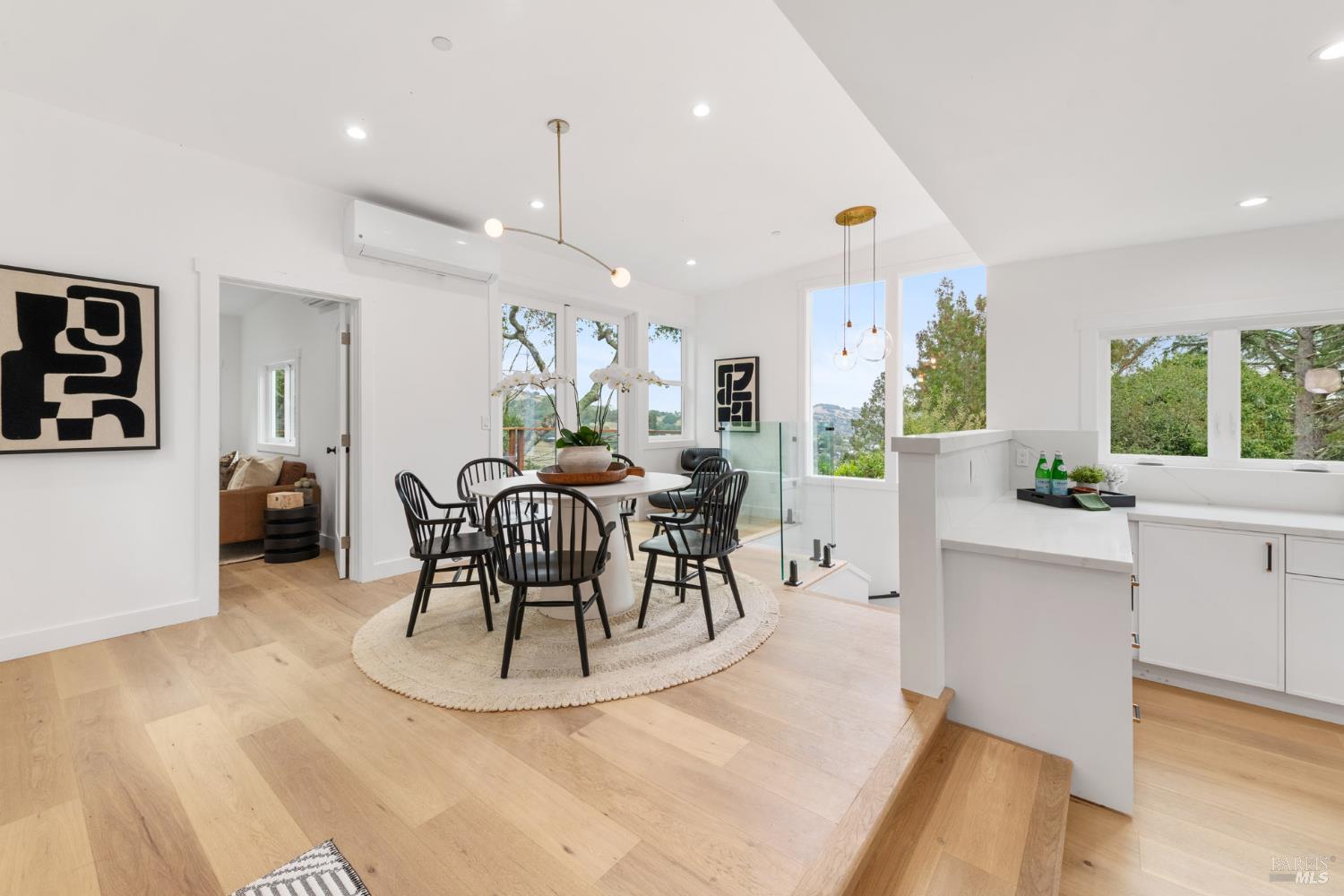 Detail Gallery Image 11 of 61 For 64 Mountain View Rd, Fairfax,  CA 94930 - 3 Beds | 2/1 Baths