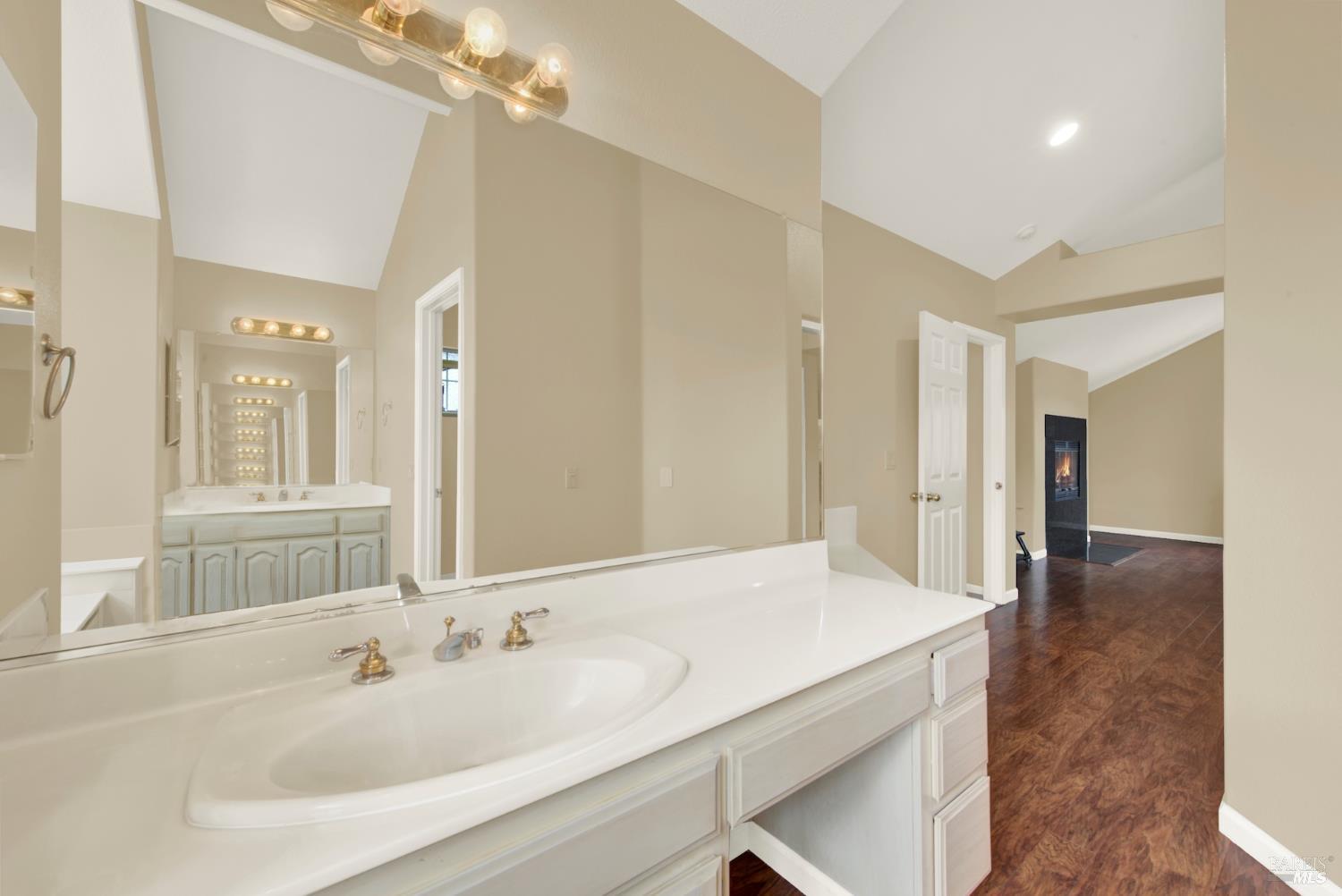 Detail Gallery Image 42 of 70 For 1520 Gill Ct, Dixon,  CA 95620 - 5 Beds | 3 Baths