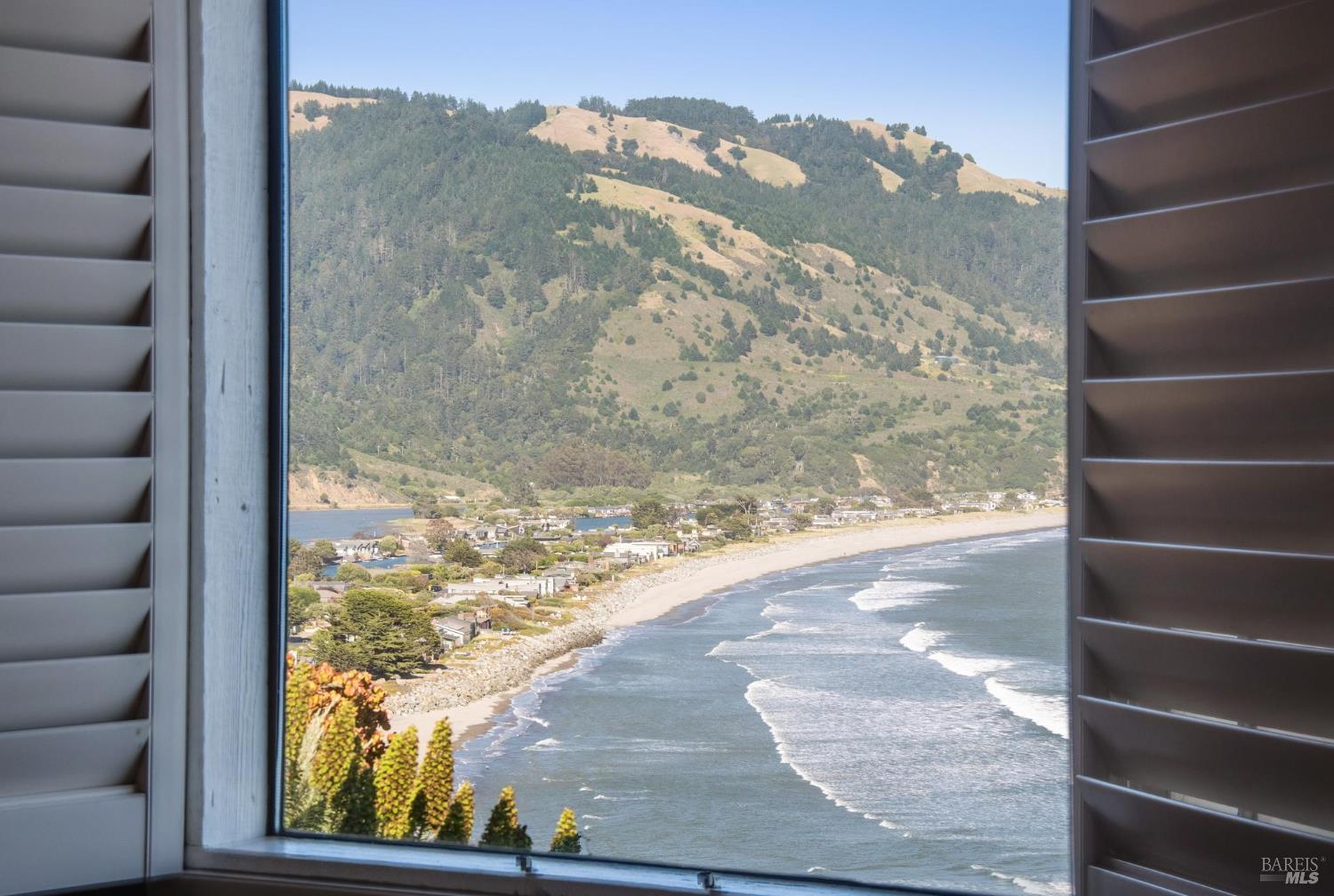 Detail Gallery Image 13 of 51 For 71 Crescente Ave, Bolinas,  CA 94924 - 3 Beds | 2 Baths