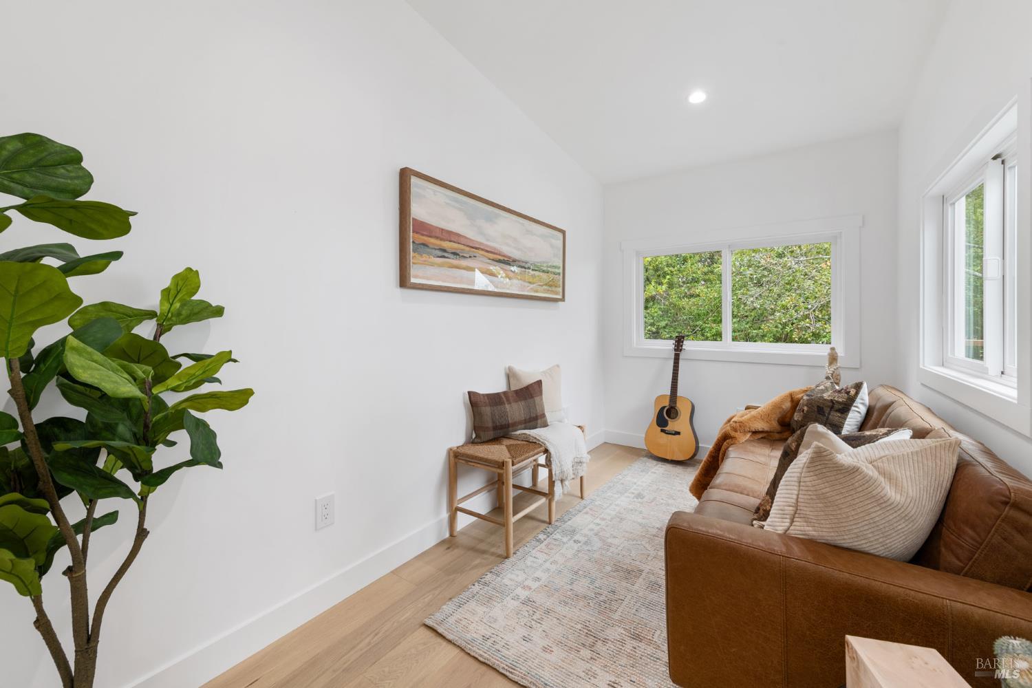 Detail Gallery Image 19 of 61 For 64 Mountain View Rd, Fairfax,  CA 94930 - 3 Beds | 2/1 Baths