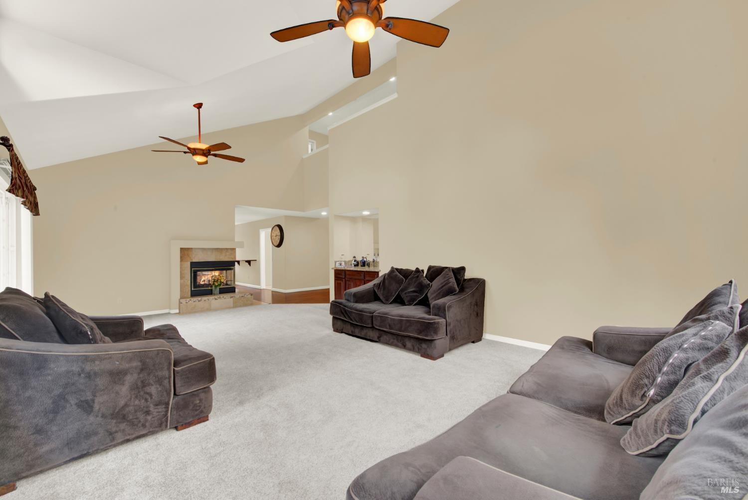 Detail Gallery Image 17 of 70 For 1520 Gill Ct, Dixon,  CA 95620 - 5 Beds | 3 Baths