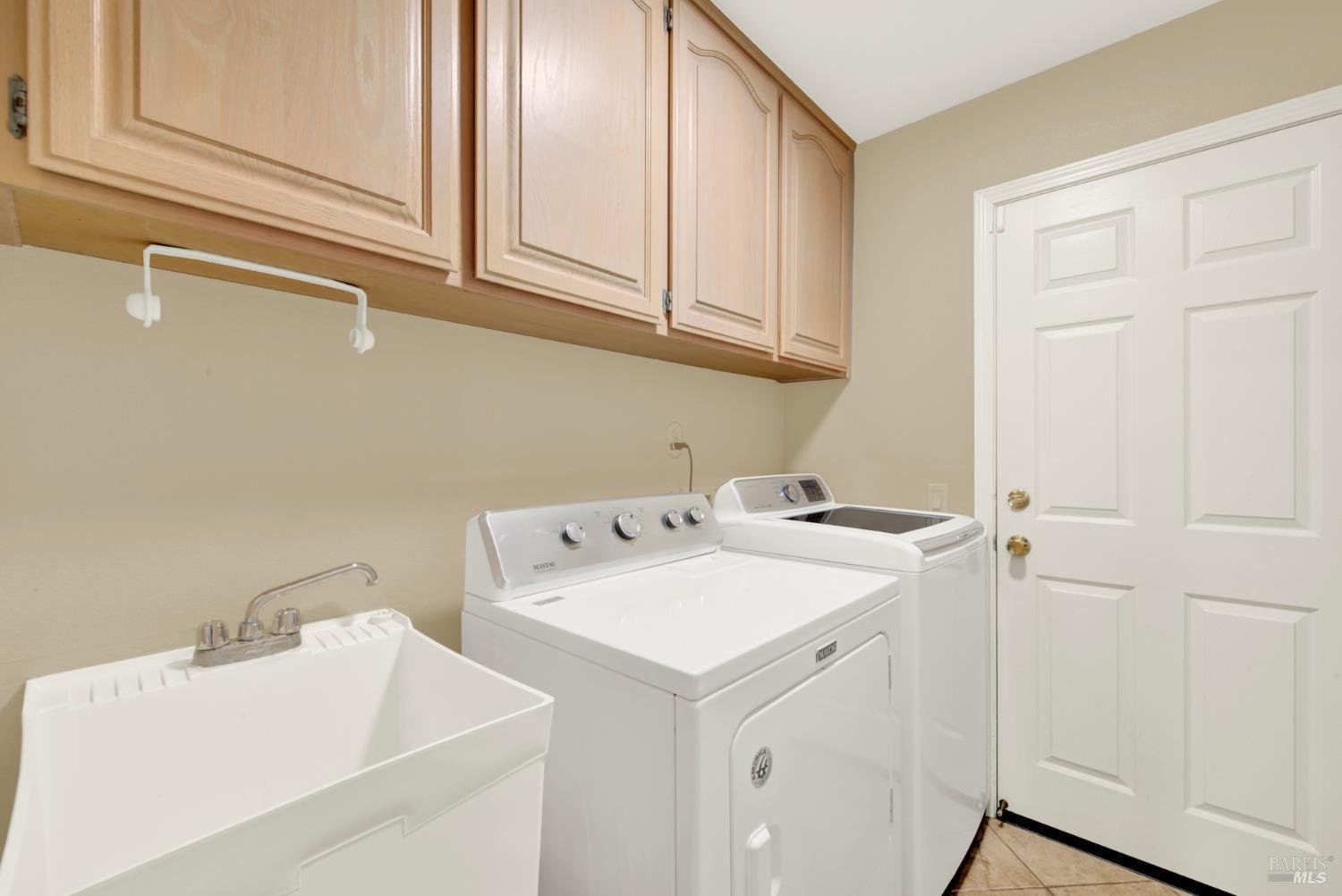 Detail Gallery Image 33 of 70 For 1520 Gill Ct, Dixon,  CA 95620 - 5 Beds | 3 Baths