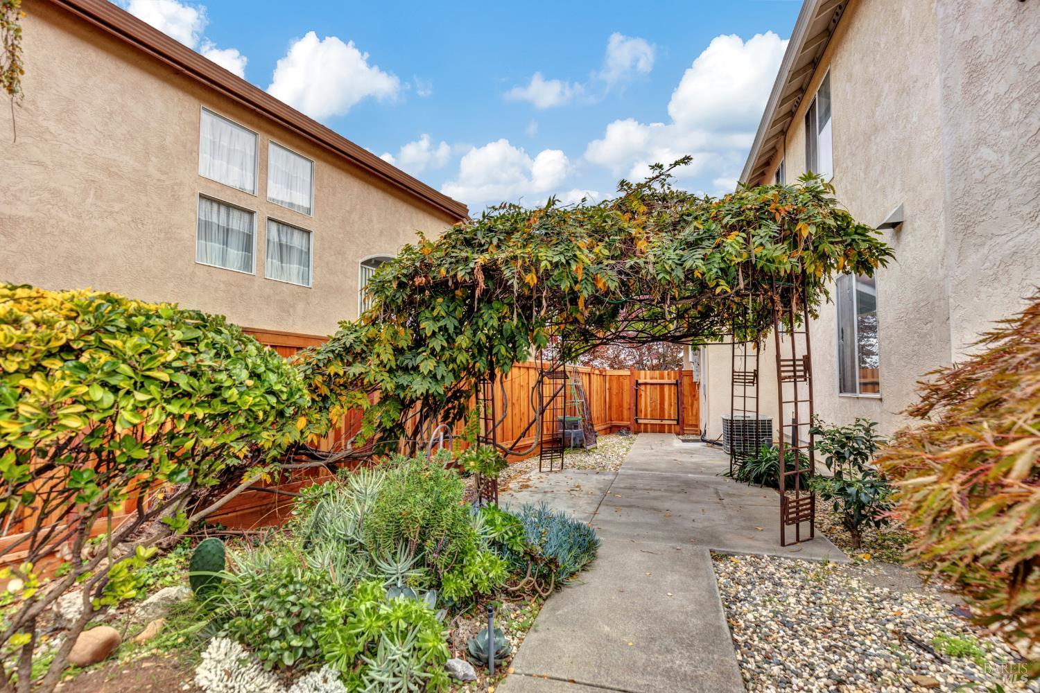 Detail Gallery Image 35 of 36 For 131 Sheila Ct, Vallejo,  CA 94591 - 5 Beds | 3 Baths