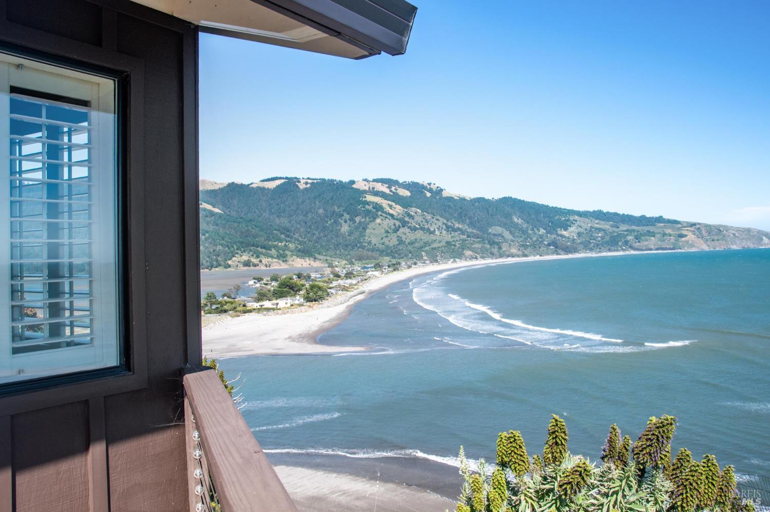 Detail Gallery Image 6 of 51 For 71 Crescente Ave, Bolinas,  CA 94924 - 3 Beds | 2 Baths