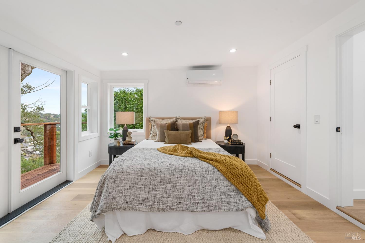 Detail Gallery Image 24 of 61 For 64 Mountain View Rd, Fairfax,  CA 94930 - 3 Beds | 2/1 Baths