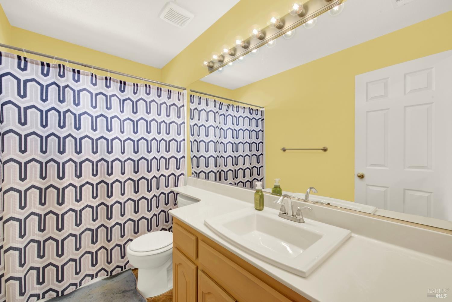 Detail Gallery Image 49 of 70 For 1520 Gill Ct, Dixon,  CA 95620 - 5 Beds | 3 Baths