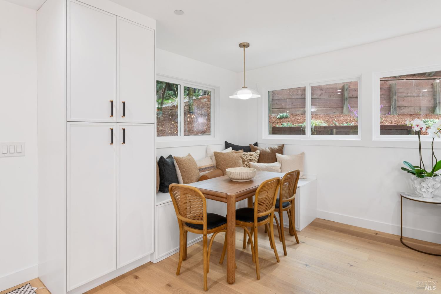 Detail Gallery Image 9 of 61 For 64 Mountain View Rd, Fairfax,  CA 94930 - 3 Beds | 2/1 Baths