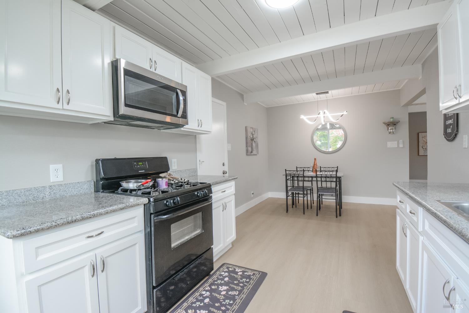 Detail Gallery Image 15 of 33 For 456 Lovers Ln, Vacaville,  CA 95688 - 4 Beds | 2 Baths