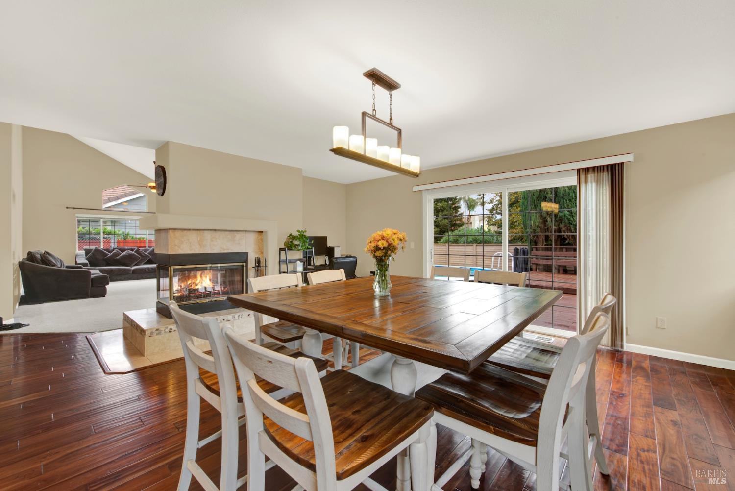 Detail Gallery Image 8 of 70 For 1520 Gill Ct, Dixon,  CA 95620 - 5 Beds | 3 Baths