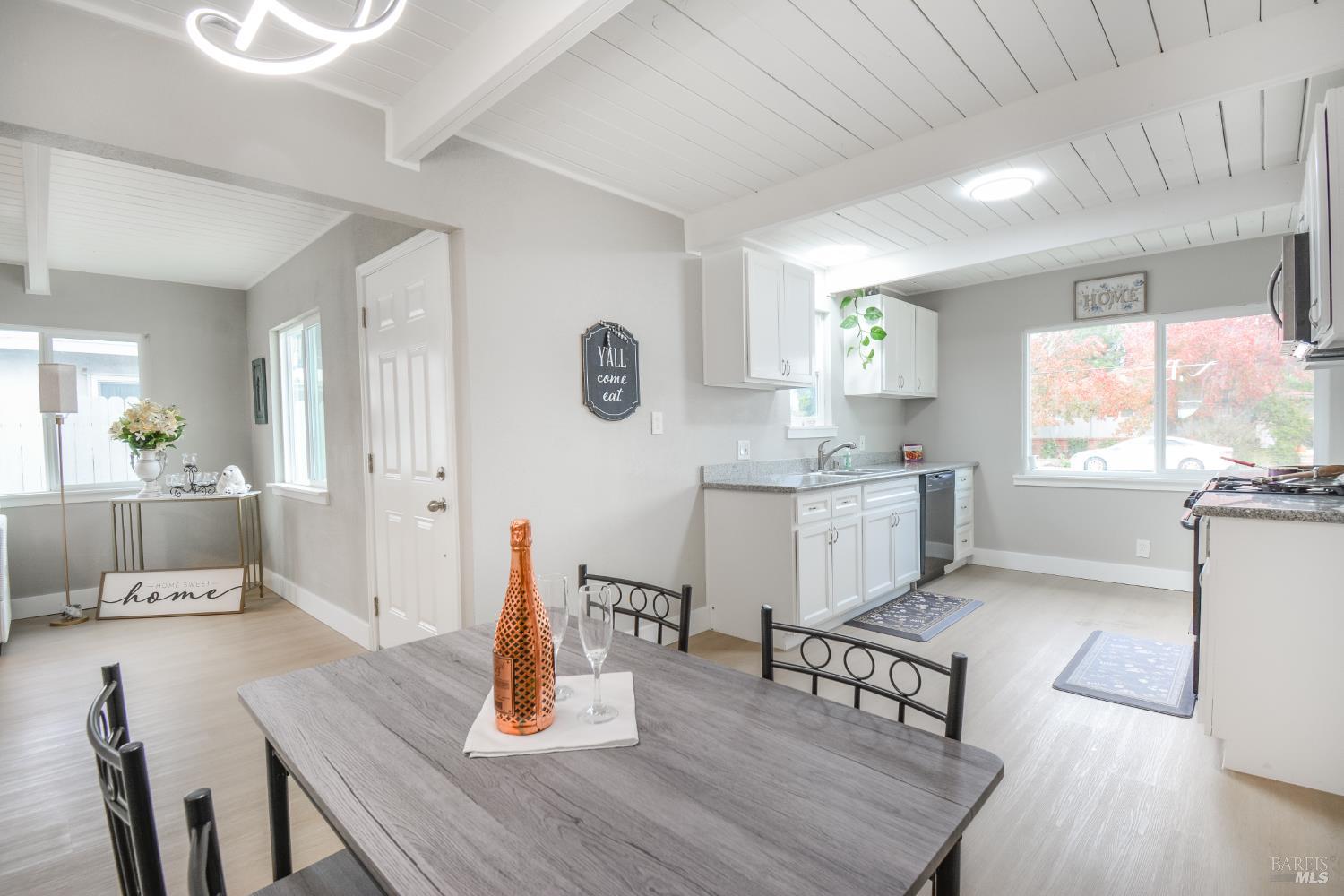 Detail Gallery Image 11 of 33 For 456 Lovers Ln, Vacaville,  CA 95688 - 4 Beds | 2 Baths