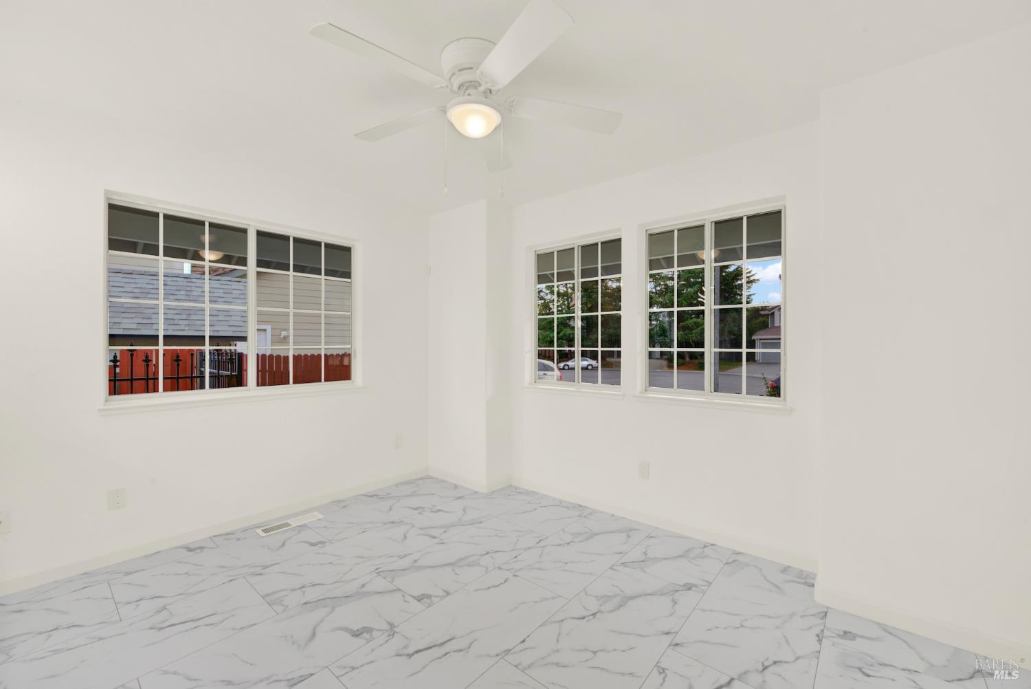 Detail Gallery Image 27 of 70 For 1520 Gill Ct, Dixon,  CA 95620 - 5 Beds | 3 Baths