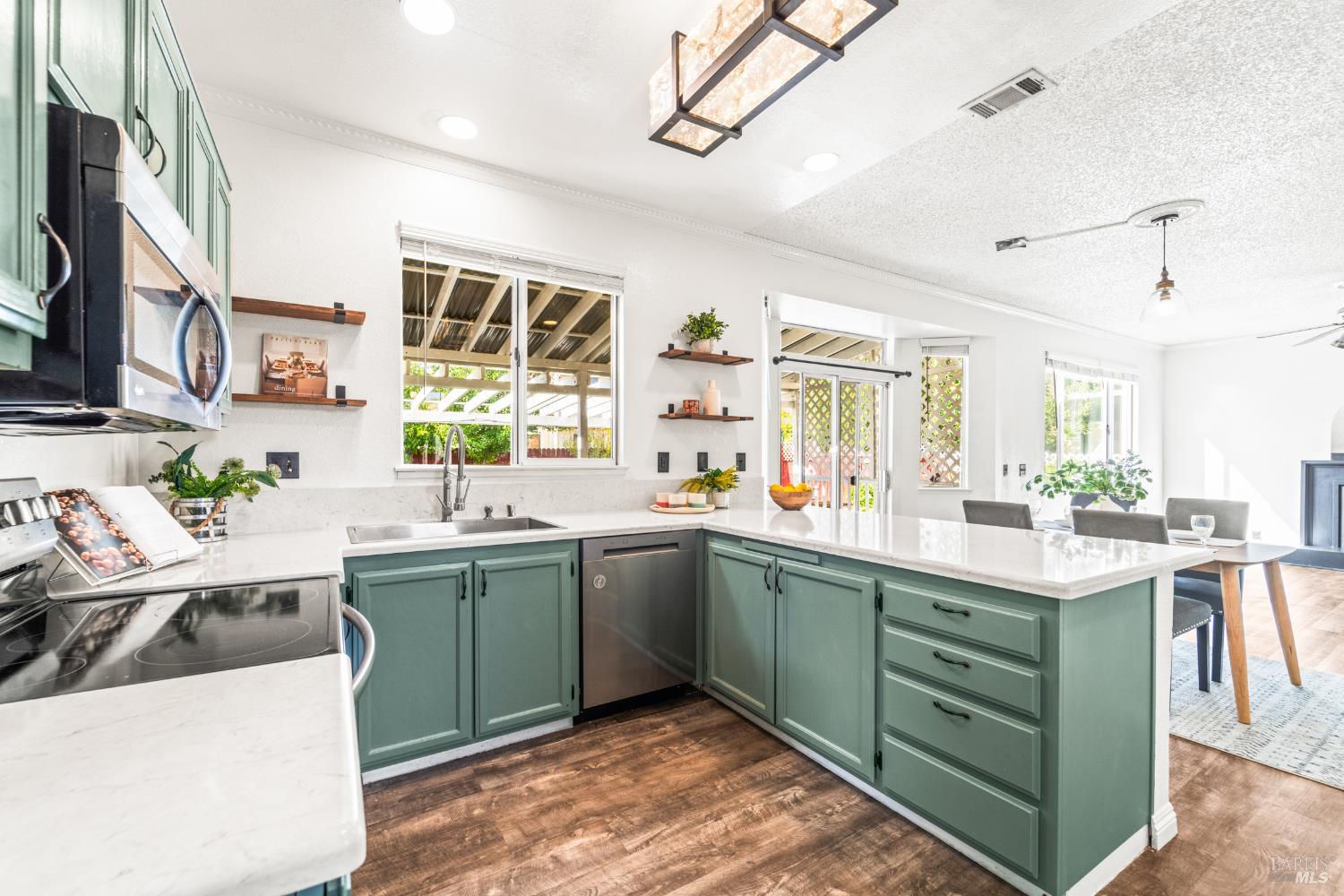 Detail Gallery Image 24 of 58 For 428 Donaldson Ct, Suisun City,  CA 94585 - 3 Beds | 2/1 Baths