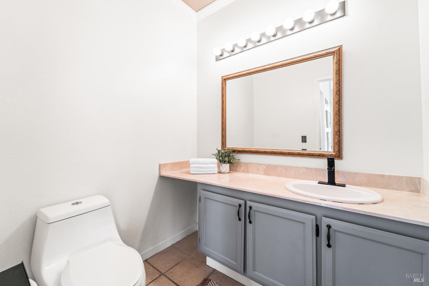 Detail Gallery Image 22 of 58 For 428 Donaldson Ct, Suisun City,  CA 94585 - 3 Beds | 2/1 Baths