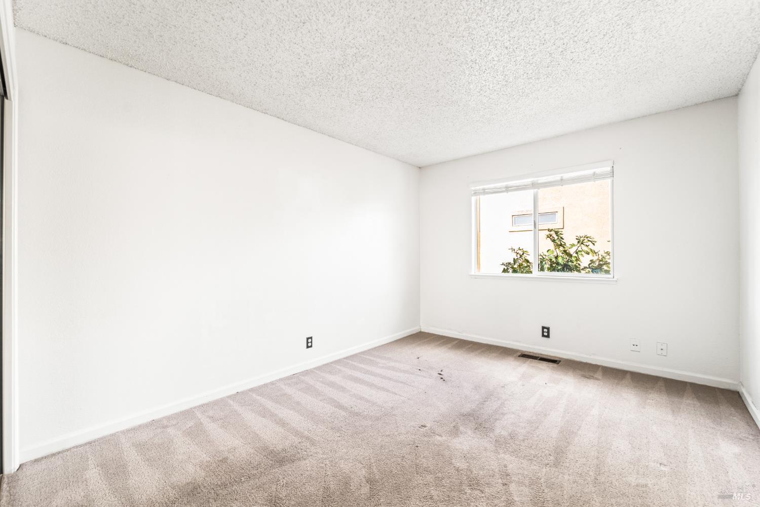 Detail Gallery Image 31 of 58 For 428 Donaldson Ct, Suisun City,  CA 94585 - 3 Beds | 2/1 Baths