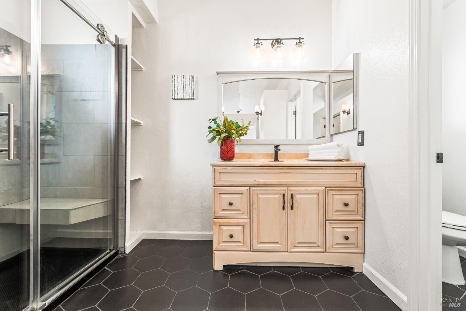 Detail Gallery Image 44 of 58 For 428 Donaldson Ct, Suisun City,  CA 94585 - 3 Beds | 2/1 Baths