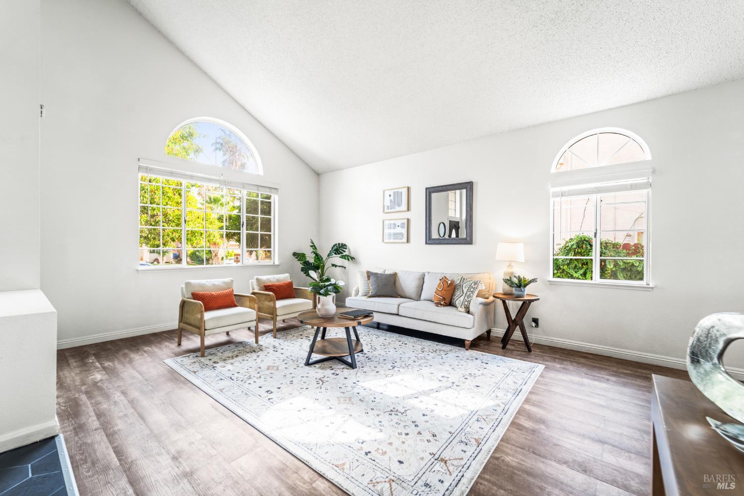 Detail Gallery Image 5 of 58 For 428 Donaldson Ct, Suisun City,  CA 94585 - 3 Beds | 2/1 Baths