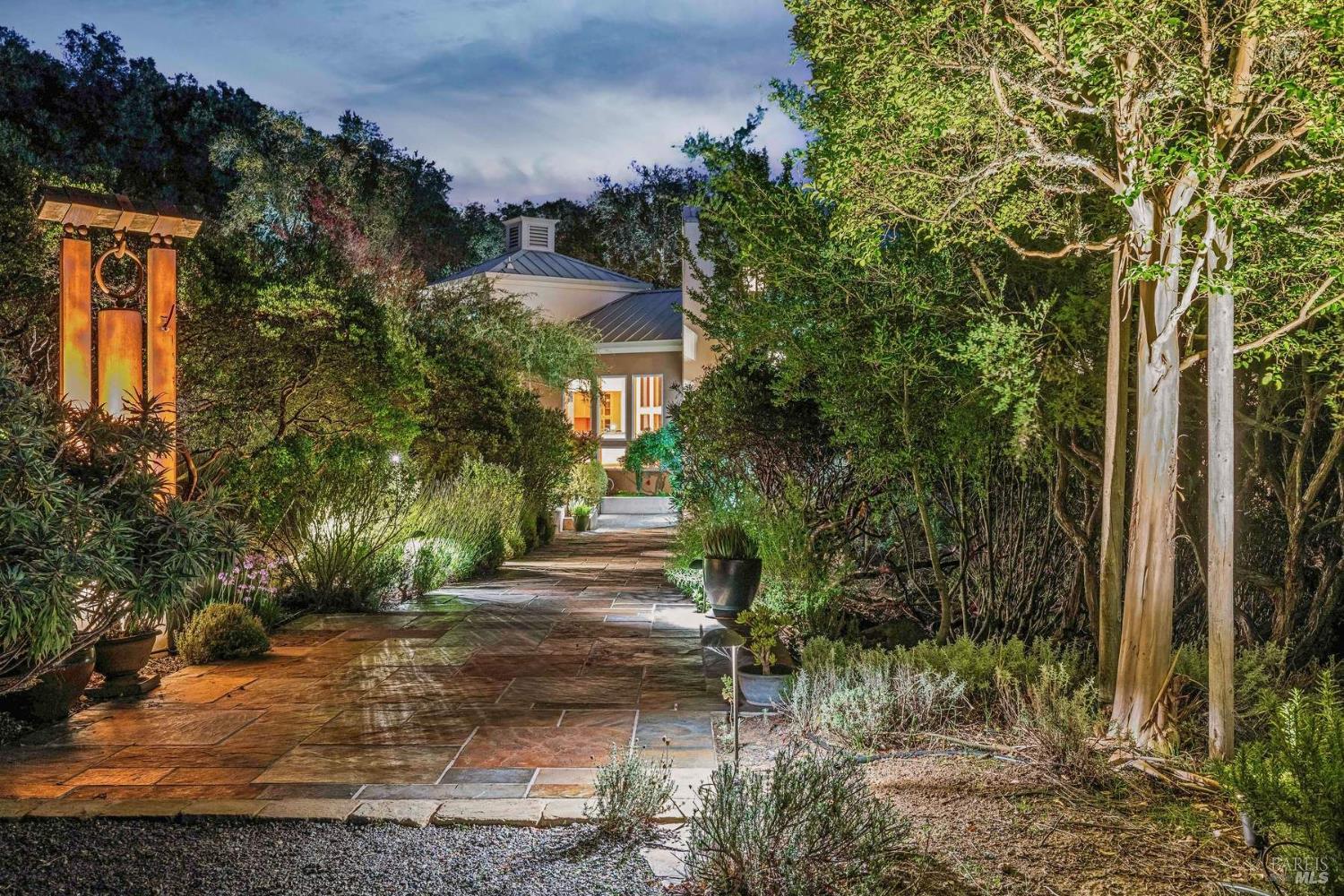 Detail Gallery Image 2 of 35 For 10300 Slattery Rd, Glen Ellen,  CA 95442 - 2 Beds | 2 Baths