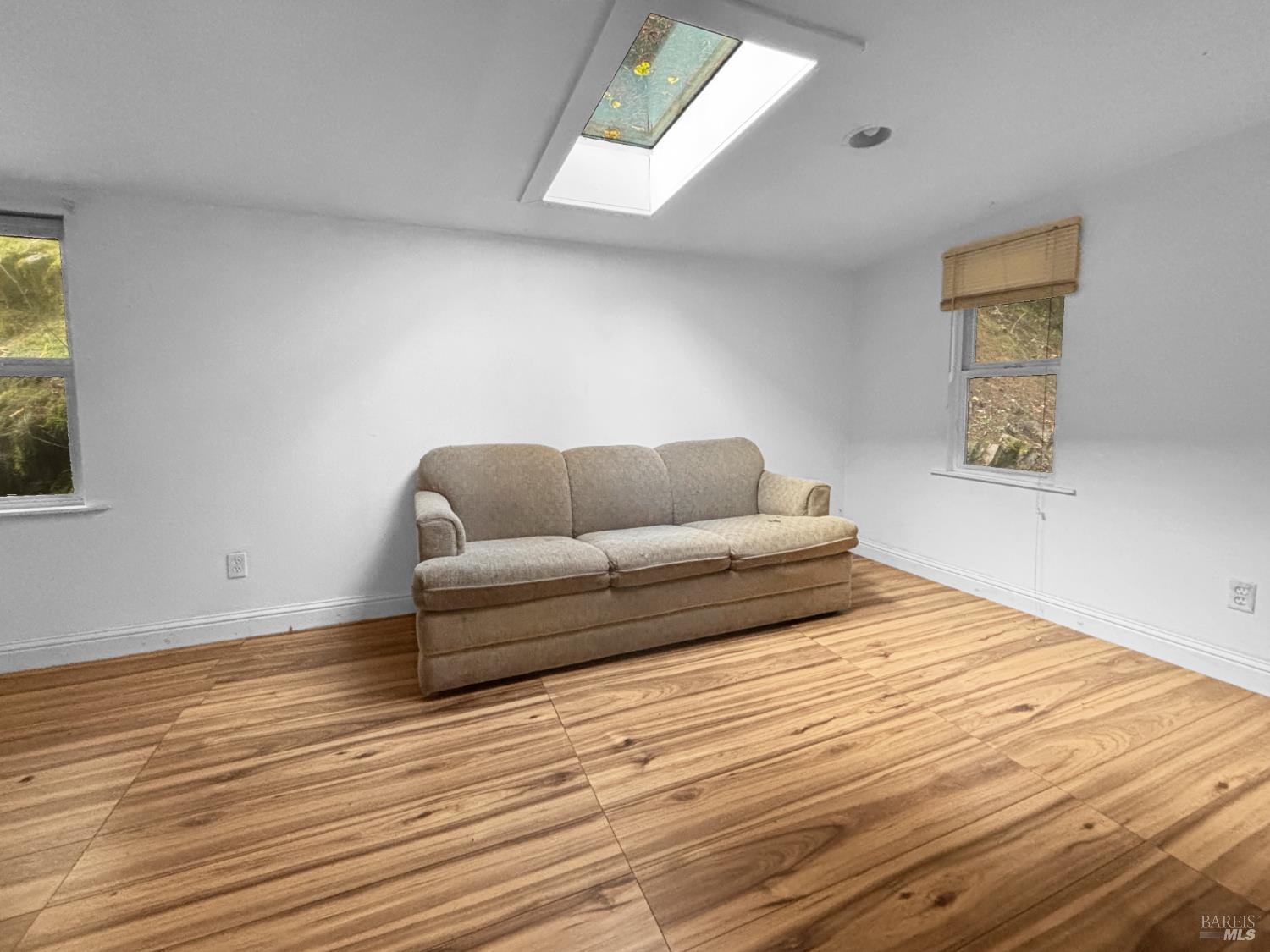 Detail Gallery Image 6 of 16 For 5011 Canyon Rd, Willits,  CA 95490 - 3 Beds | 1 Baths