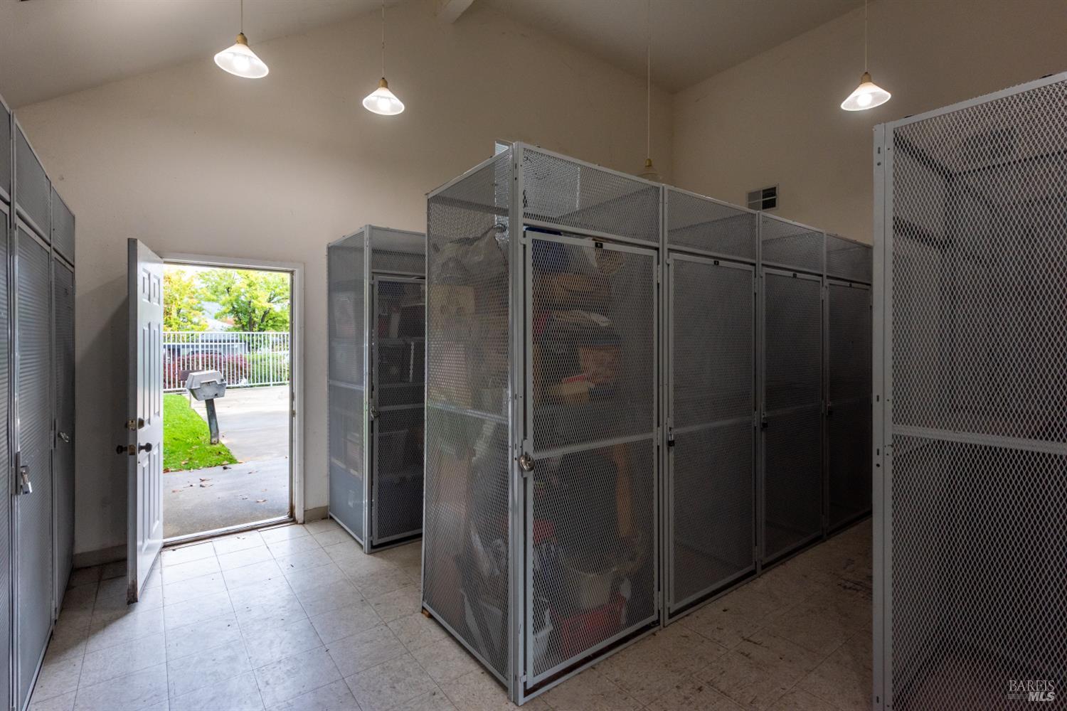 Detail Gallery Image 33 of 47 For 105 Elbridge Ave #E,  Cloverdale,  CA 95425 - 2 Beds | 1/1 Baths