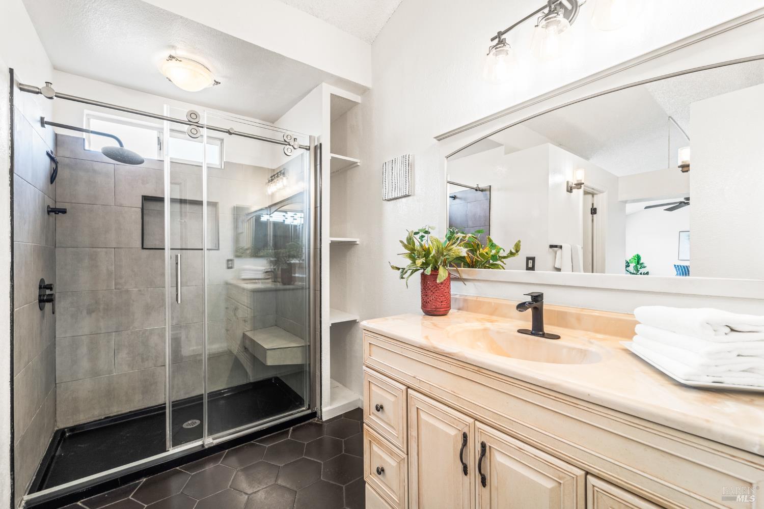 Detail Gallery Image 45 of 58 For 428 Donaldson Ct, Suisun City,  CA 94585 - 3 Beds | 2/1 Baths