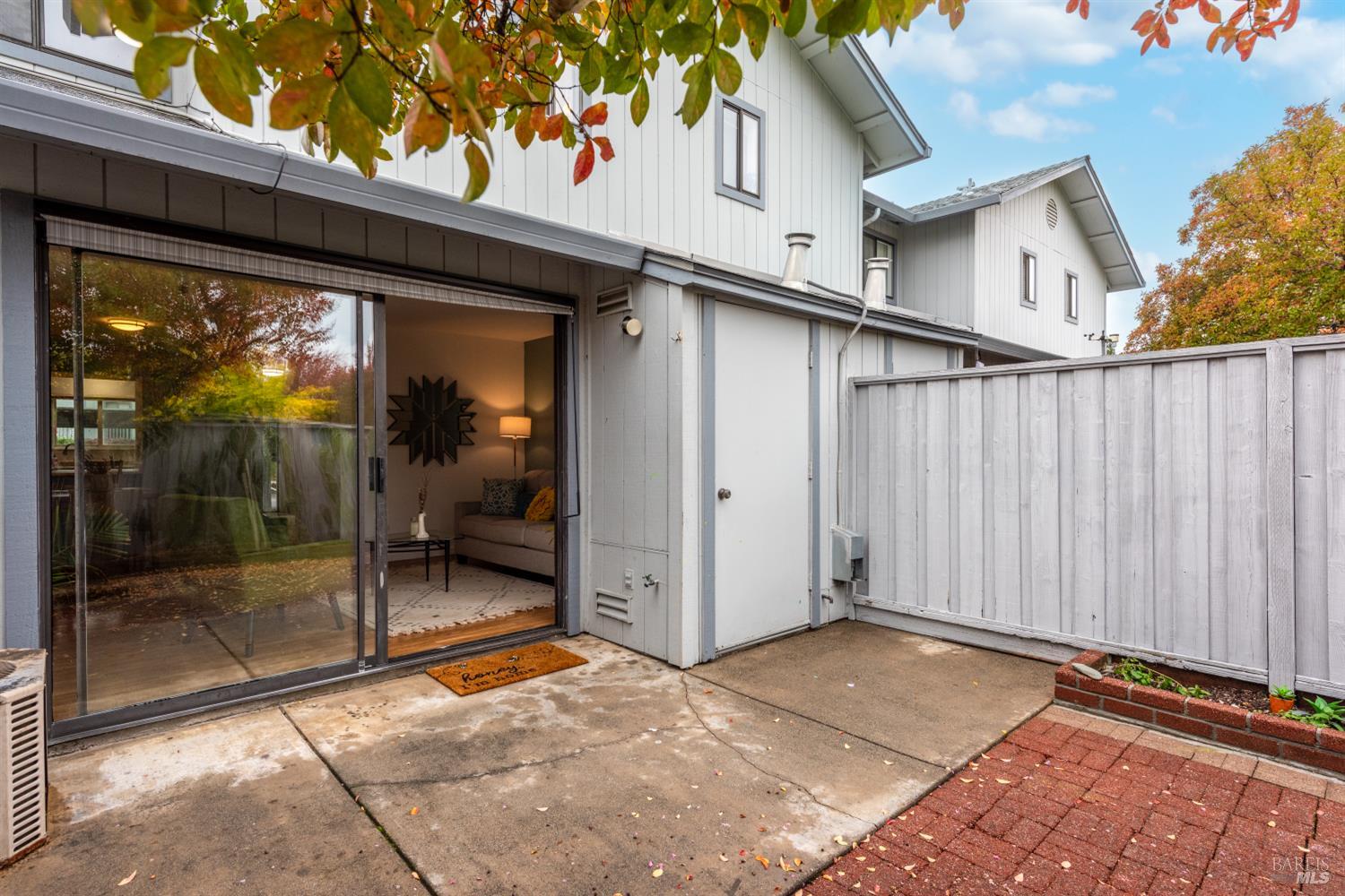 Detail Gallery Image 17 of 47 For 105 Elbridge Ave #E,  Cloverdale,  CA 95425 - 2 Beds | 1/1 Baths