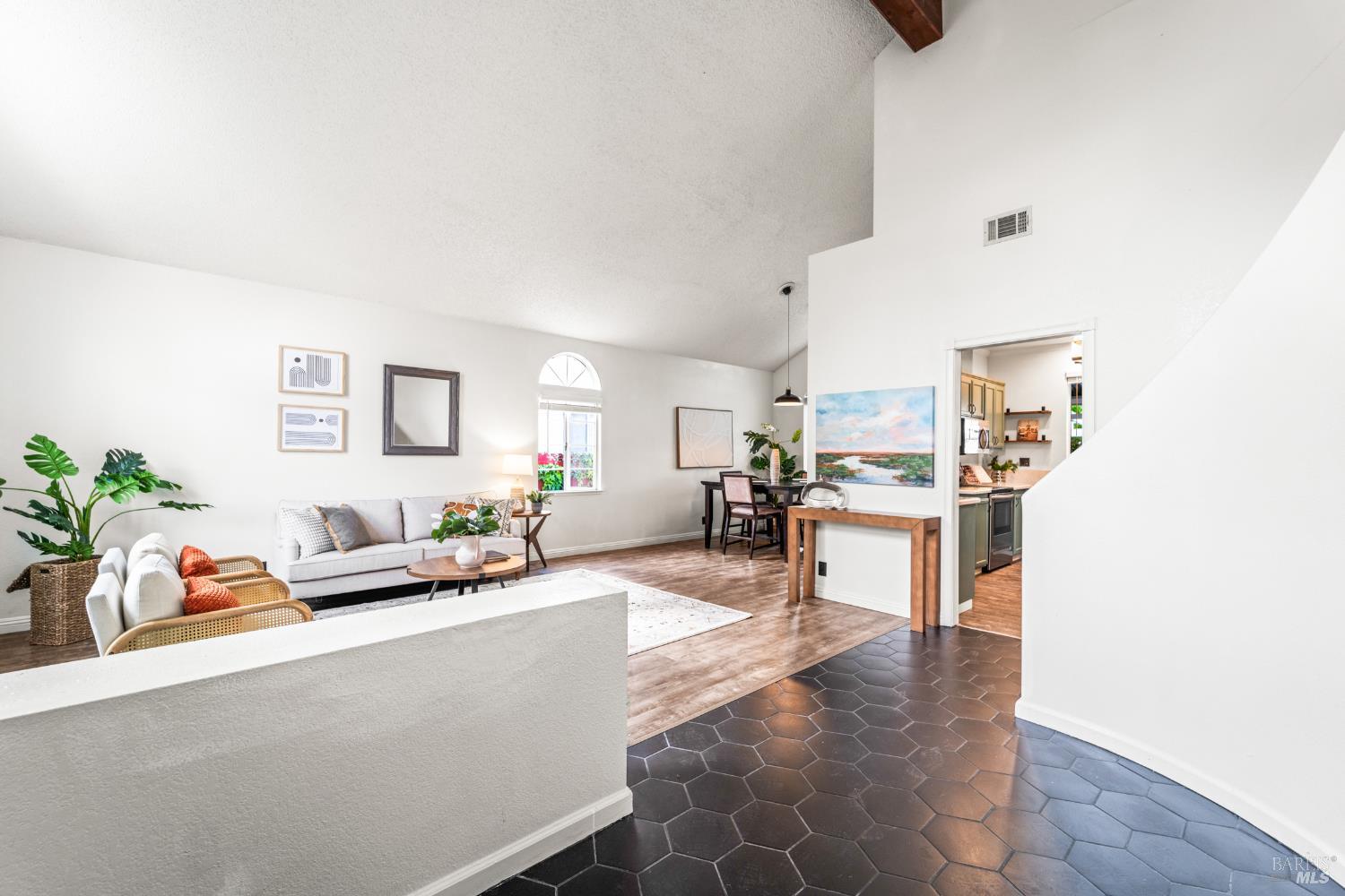 Detail Gallery Image 2 of 58 For 428 Donaldson Ct, Suisun City,  CA 94585 - 3 Beds | 2/1 Baths