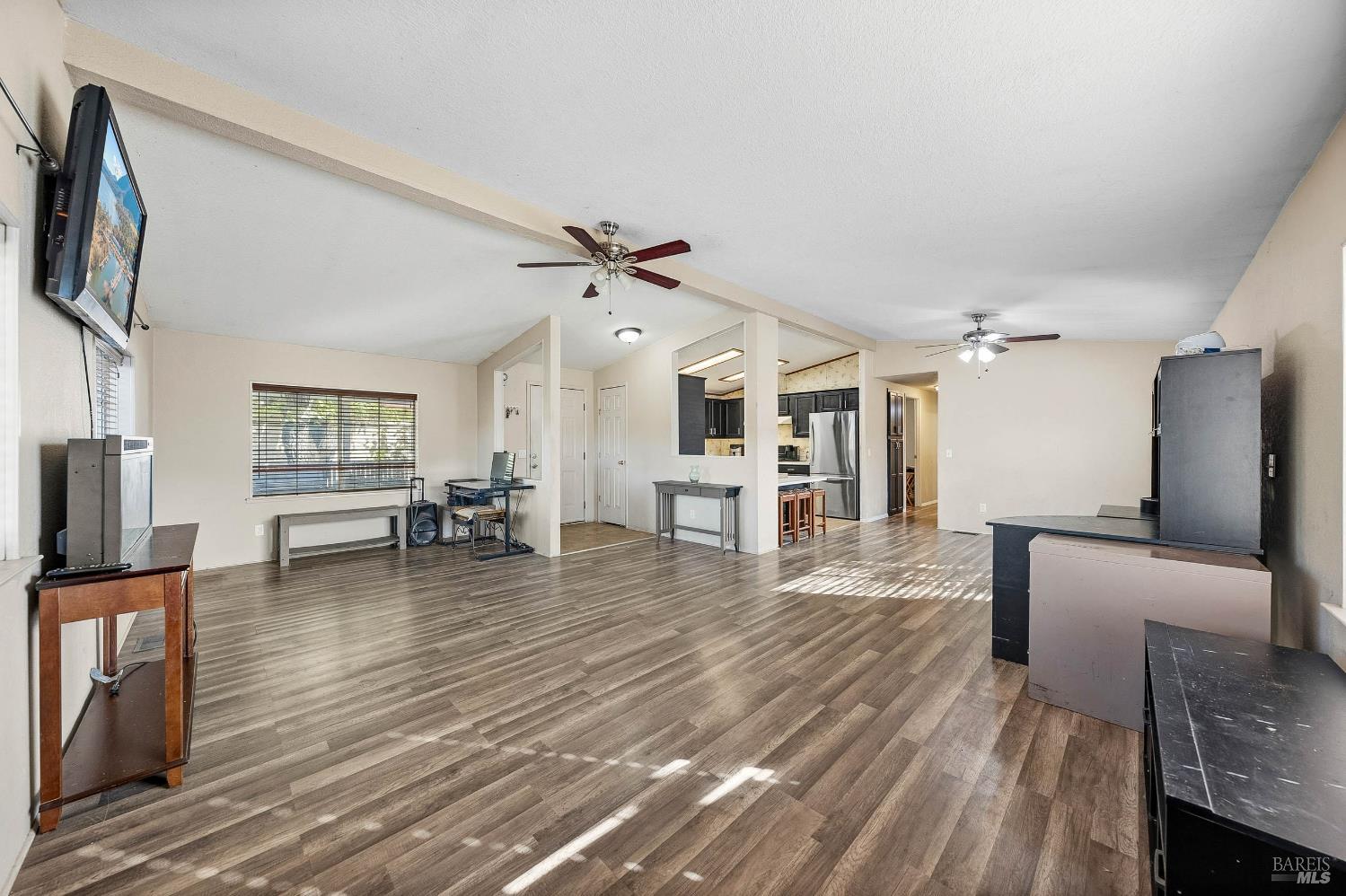 Detail Gallery Image 12 of 47 For 13953 Apple Ln, Clearlake Oaks,  CA 95423 - 2 Beds | 2 Baths