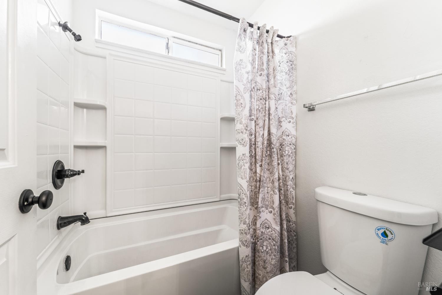 Detail Gallery Image 34 of 58 For 428 Donaldson Ct, Suisun City,  CA 94585 - 3 Beds | 2/1 Baths