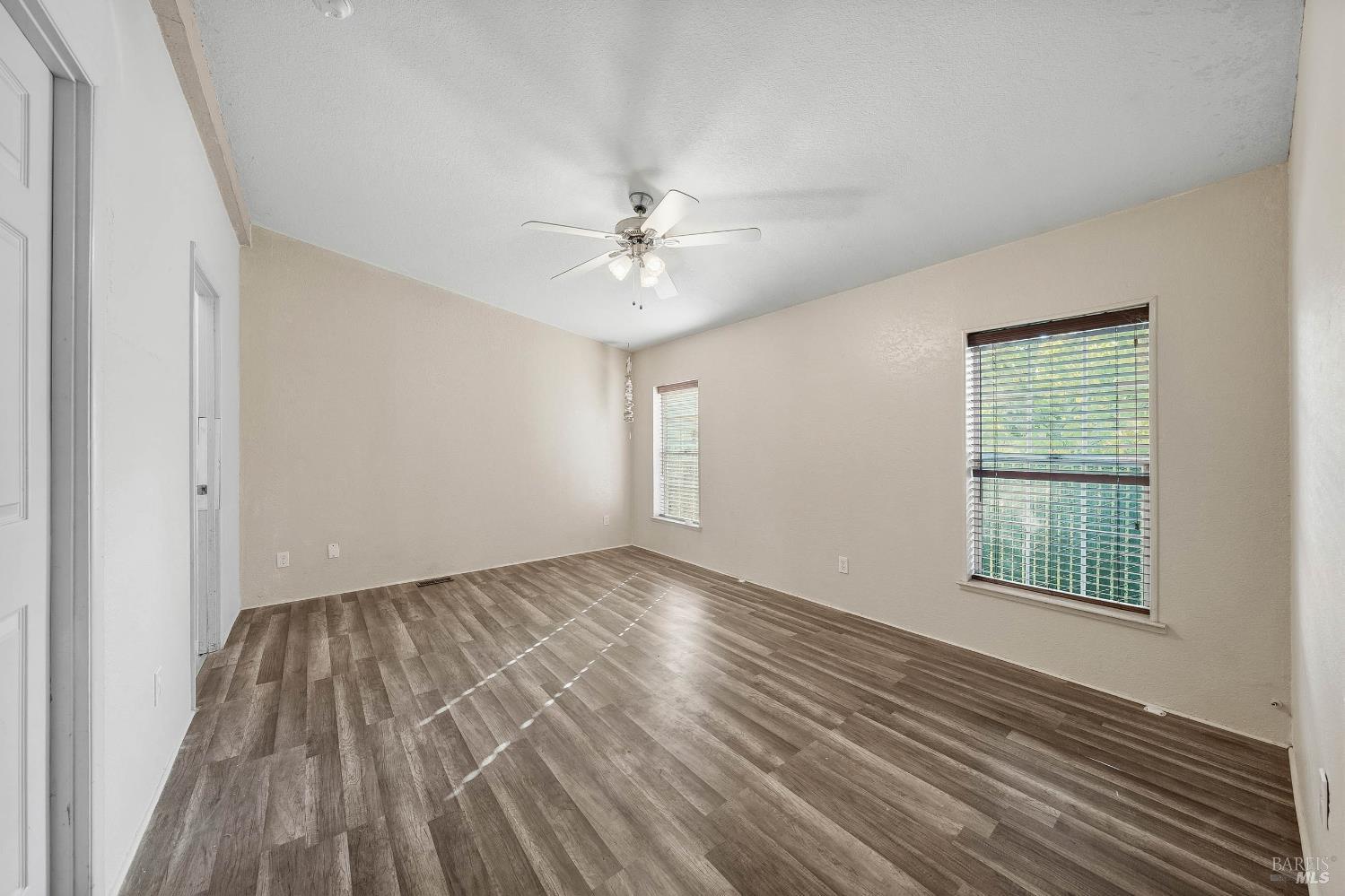 Detail Gallery Image 17 of 47 For 13953 Apple Ln, Clearlake Oaks,  CA 95423 - 2 Beds | 2 Baths