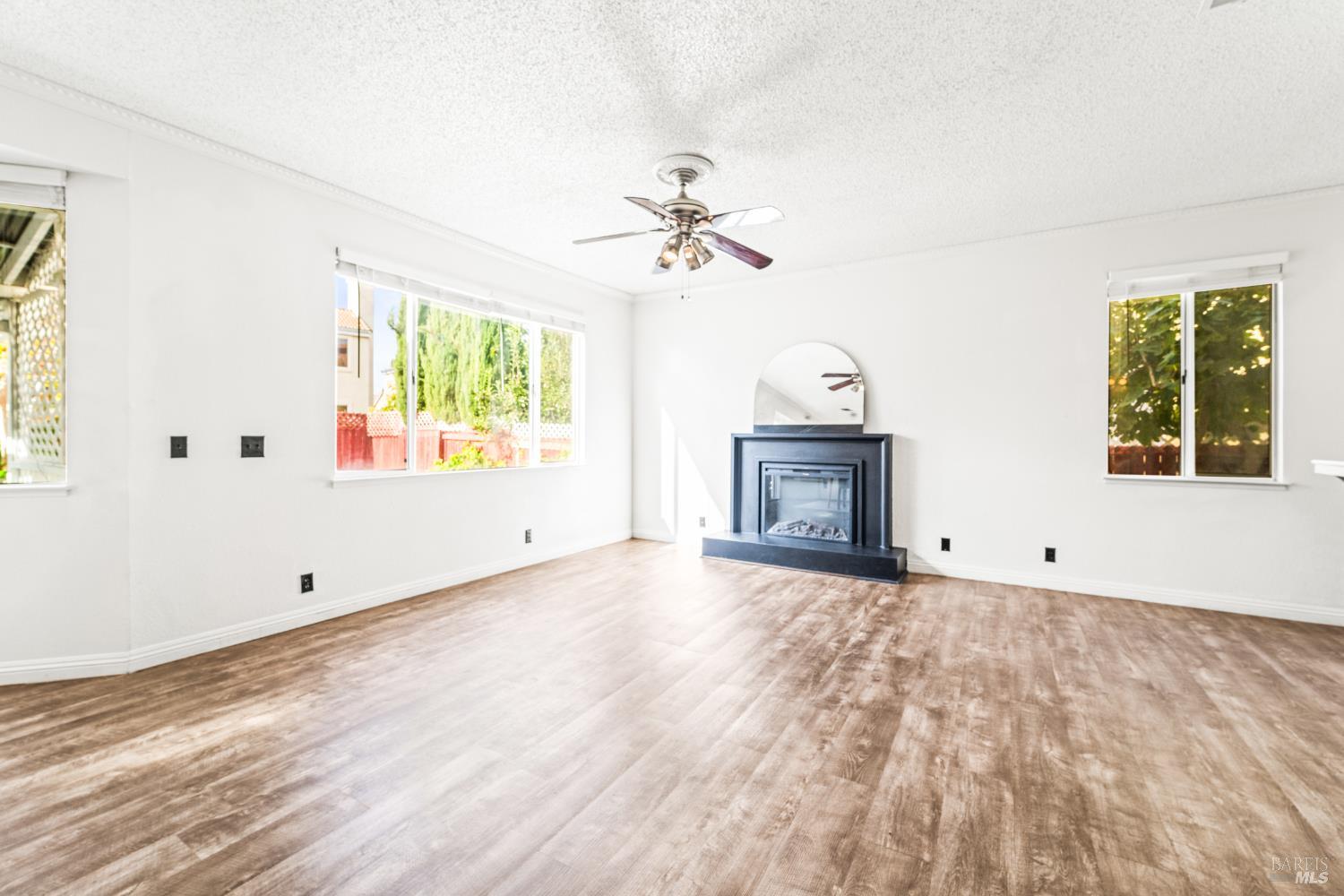 Detail Gallery Image 16 of 58 For 428 Donaldson Ct, Suisun City,  CA 94585 - 3 Beds | 2/1 Baths