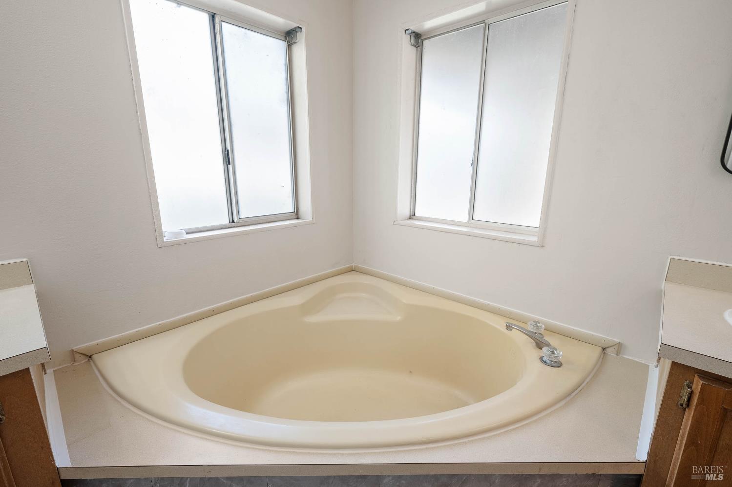 Detail Gallery Image 19 of 47 For 13953 Apple Ln, Clearlake Oaks,  CA 95423 - 2 Beds | 2 Baths