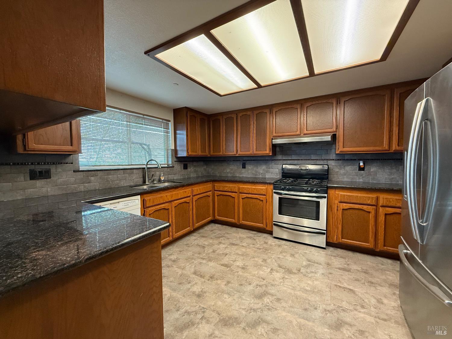 Detail Gallery Image 2 of 16 For 920 Crestmont Dr, Angwin,  CA 94508 - 5 Beds | 4 Baths