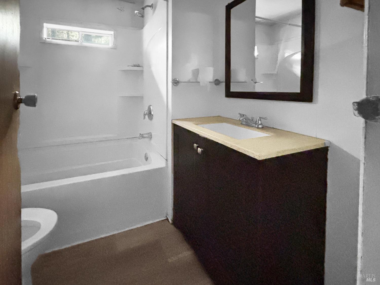 Detail Gallery Image 10 of 16 For 5011 Canyon Rd, Willits,  CA 95490 - 3 Beds | 1 Baths