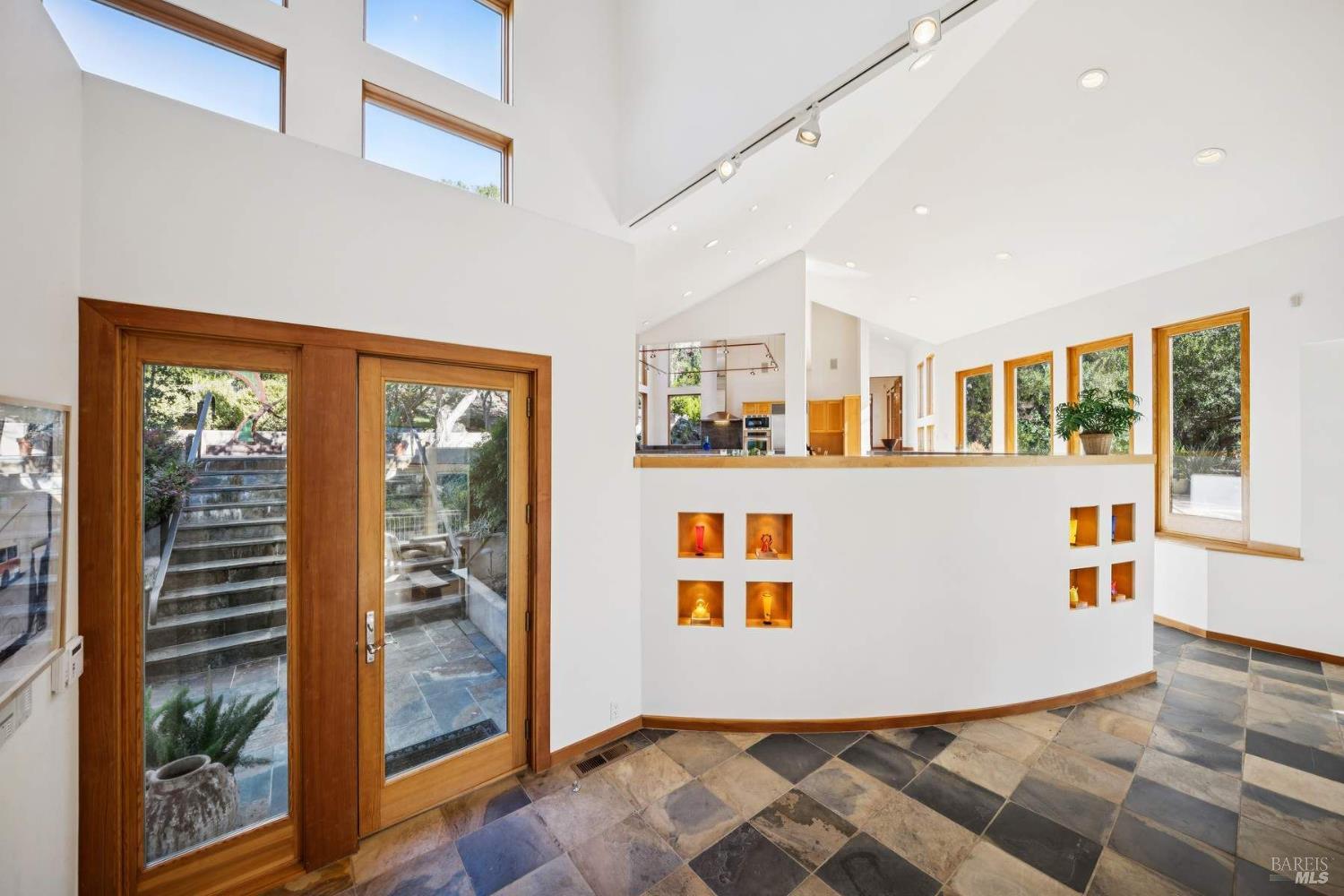 Detail Gallery Image 6 of 35 For 10300 Slattery Rd, Glen Ellen,  CA 95442 - 2 Beds | 2 Baths