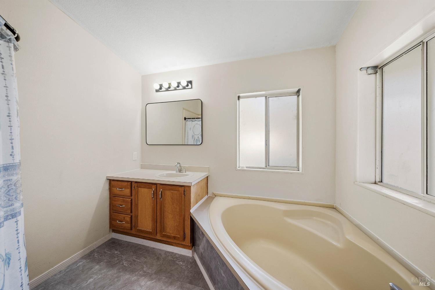 Detail Gallery Image 21 of 47 For 13953 Apple Ln, Clearlake Oaks,  CA 95423 - 2 Beds | 2 Baths