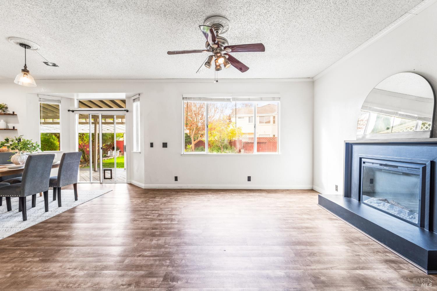 Detail Gallery Image 17 of 58 For 428 Donaldson Ct, Suisun City,  CA 94585 - 3 Beds | 2/1 Baths