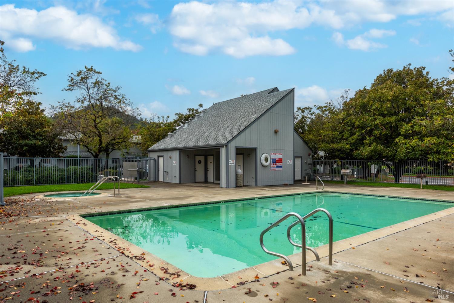 Detail Gallery Image 31 of 47 For 105 Elbridge Ave #E,  Cloverdale,  CA 95425 - 2 Beds | 1/1 Baths