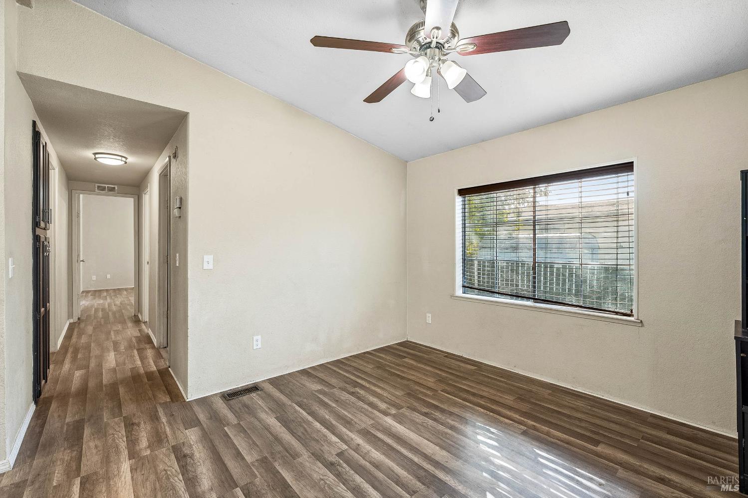 Detail Gallery Image 15 of 47 For 13953 Apple Ln, Clearlake Oaks,  CA 95423 - 2 Beds | 2 Baths