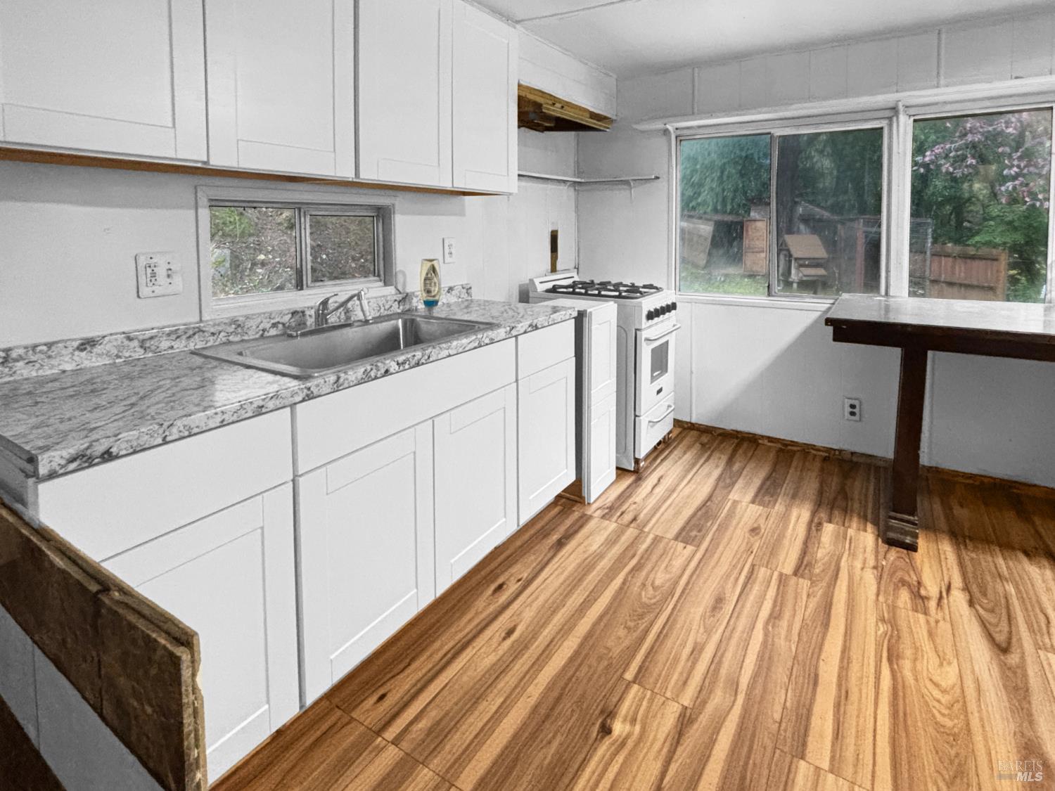 Detail Gallery Image 9 of 16 For 5011 Canyon Rd, Willits,  CA 95490 - 3 Beds | 1 Baths