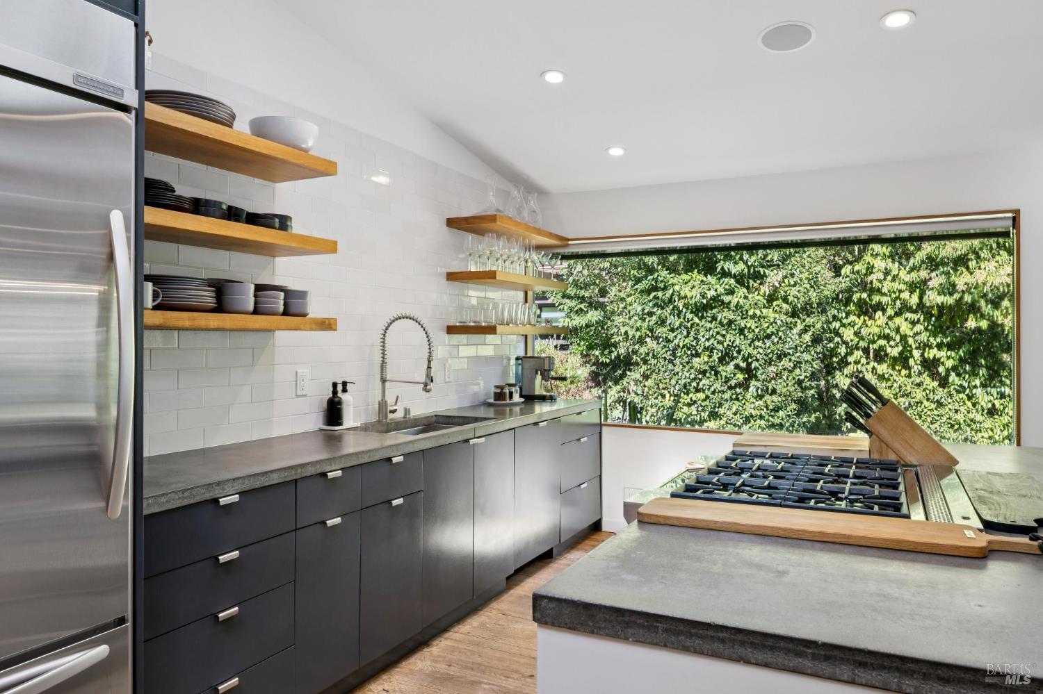 Detail Gallery Image 5 of 28 For 340 Olema Rd, Fairfax,  CA 94930 - 5 Beds | 3/1 Baths