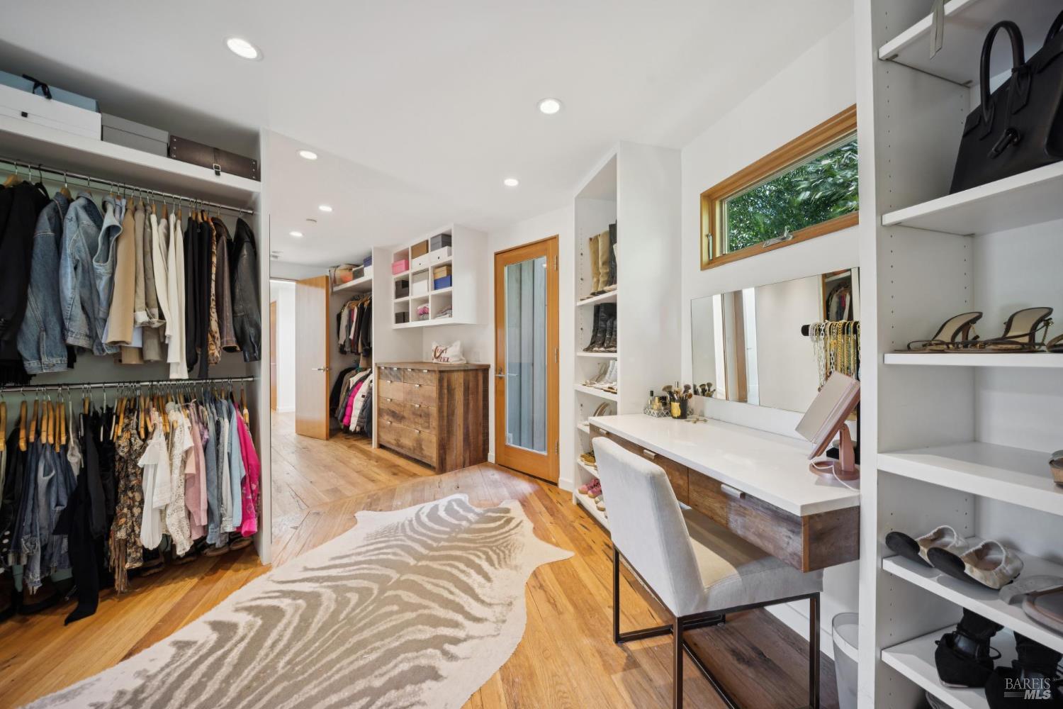 Detail Gallery Image 13 of 28 For 340 Olema Rd, Fairfax,  CA 94930 - 5 Beds | 3/1 Baths