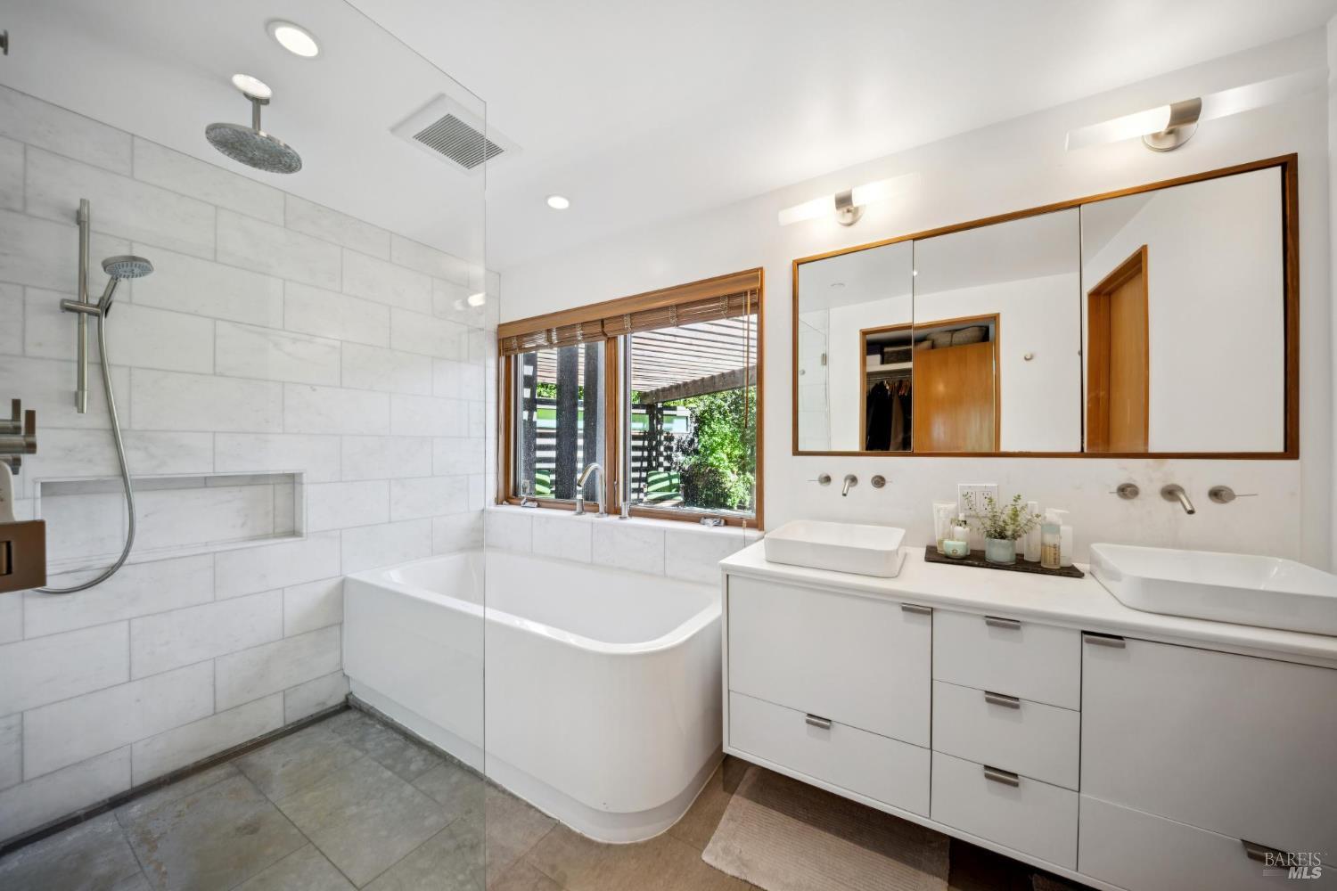 Detail Gallery Image 15 of 28 For 340 Olema Rd, Fairfax,  CA 94930 - 5 Beds | 3/1 Baths