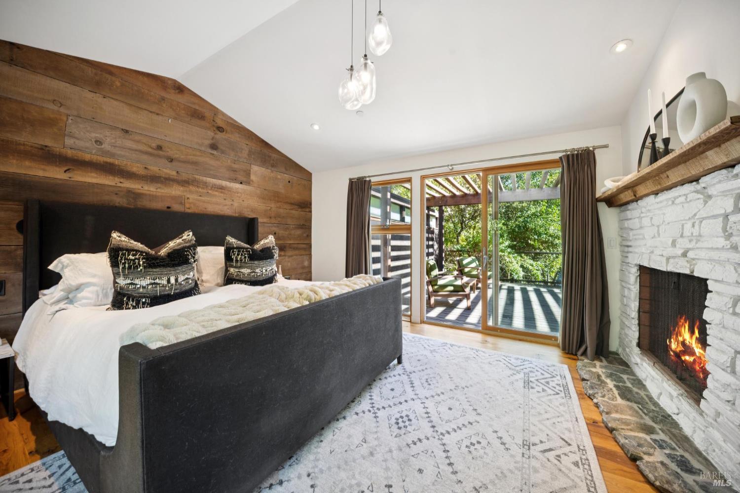 Detail Gallery Image 11 of 28 For 340 Olema Rd, Fairfax,  CA 94930 - 5 Beds | 3/1 Baths