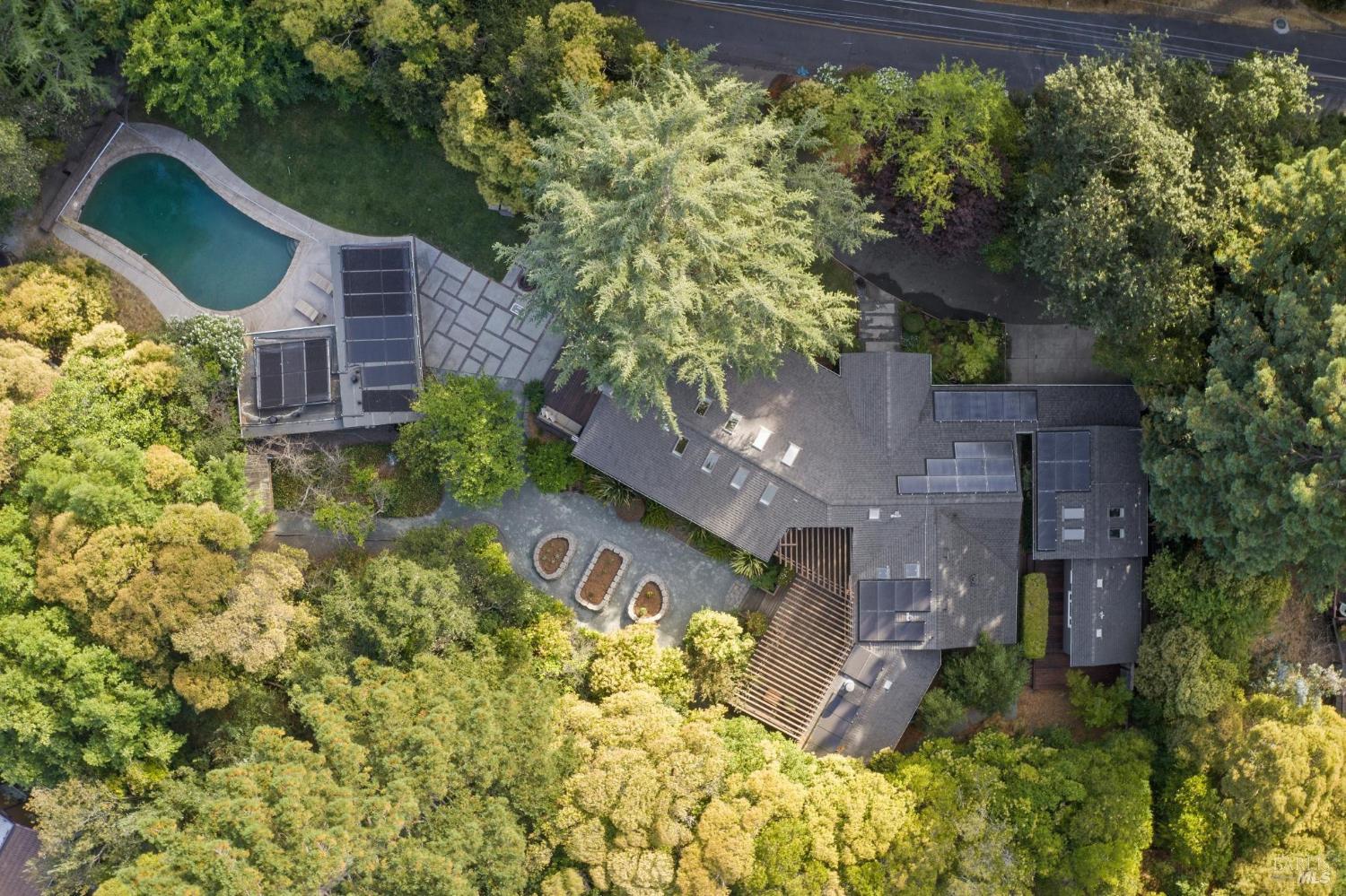 Detail Gallery Image 6 of 28 For 340 Olema Rd, Fairfax,  CA 94930 - 5 Beds | 3/1 Baths