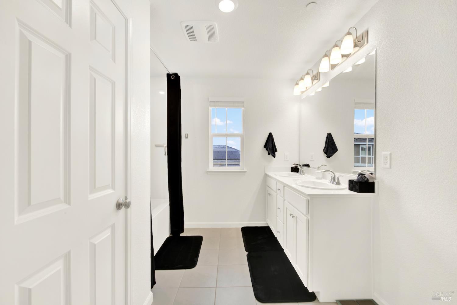 Detail Gallery Image 33 of 57 For 6018 Driver Ct, Vacaville,  CA 95687 - 4 Beds | 3 Baths